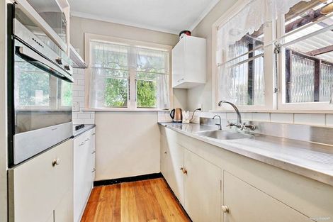 Photo of property in 2 Burlington Place, Manurewa, Auckland, 2102