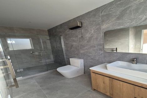Photo of property in 5 Pekanga Road, Orewa, 0931