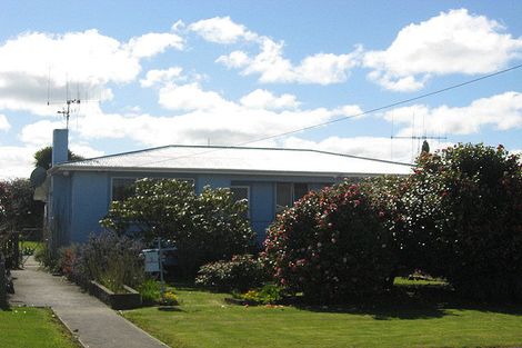 Photo of property in 5 Ngahina Street, Marton, 4710