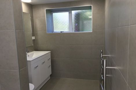 Photo of property in 1/53 Seaview Road, Glenfield, Auckland, 0629