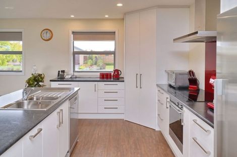 Photo of property in 19 Sutherland Drive, Kaiapoi, 7630