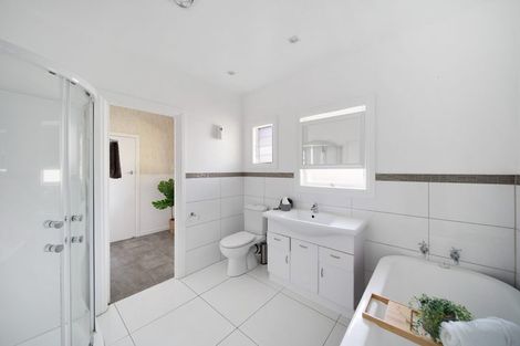 Photo of property in 16 Red Hill Road, Red Hill, Papakura, 2110