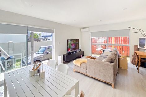 Photo of property in 3/492 East Coast Road, Windsor Park, Auckland, 0630