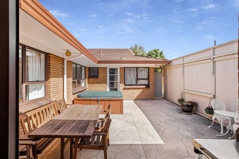 Photo of property in 10 Tatyana Place, Massey, Auckland, 0614