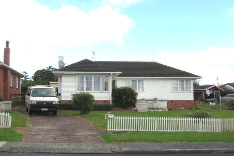 Photo of property in 34 Vodanovich Road, Te Atatu South, Auckland, 0610