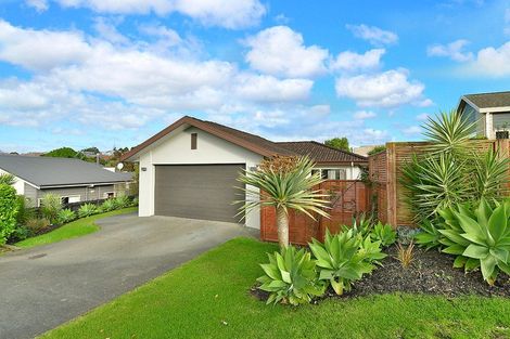 Photo of property in 9 Blue Heron Rise, Stanmore Bay, Whangaparaoa, 0932