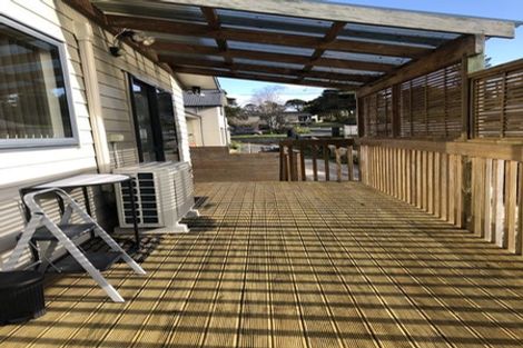 Photo of property in 48 Tauhinu Road, Greenhithe, Auckland, 0632