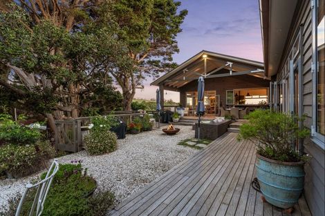 Photo of property in 893 Takatu Road, Tawharanui Peninsula, Warkworth, 0986