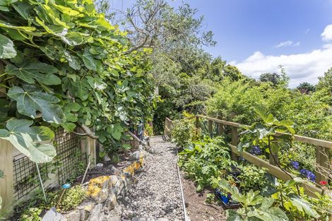 Photo of property in 85 Kahu Road, Paremata, Porirua, 5024