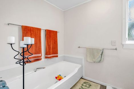 Photo of property in 6 Fairs Road, Milson, Palmerston North, 4414