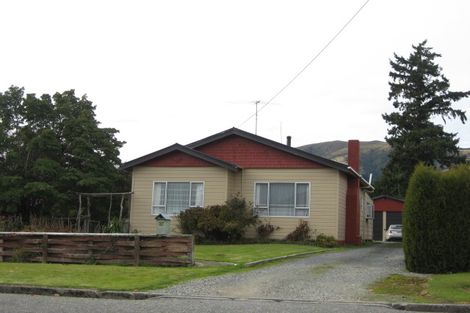 Photo of property in 10 Durham Street, Tapanui, 9522