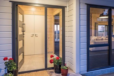 Photo of property in 214b Huia Street, Waikanae, 5391