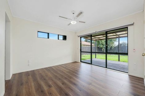 Photo of property in 10 Gransna Lane, East Tamaki, Auckland, 2013