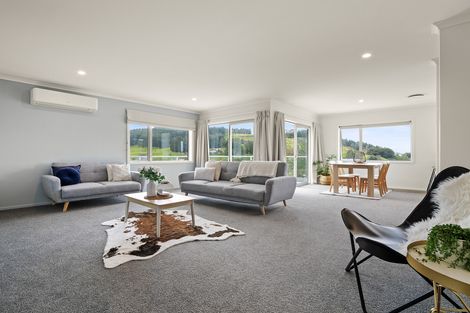 Photo of property in 17 Glendermid Close, Sawyers Bay, Port Chalmers, 9023