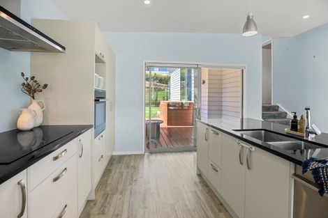 Photo of property in 28 Robertson Street, Raglan, 3225