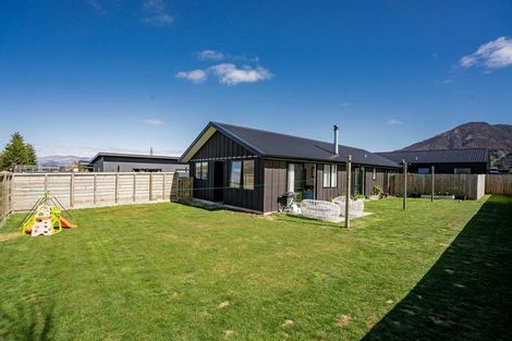 Photo of property in 14 Swan Street, Lake Hawea, Wanaka, 9382