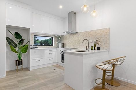 Photo of property in 15c Tabitha Crescent, Henderson, Auckland, 0612