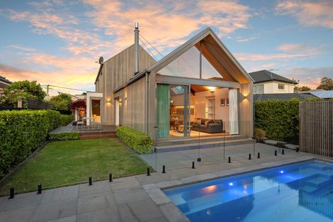 Photo of property in 3 Ngahere Street, Fendalton, Christchurch, 8041