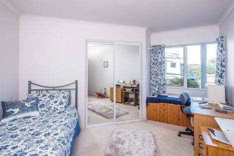 Photo of property in 10 Glen Loch Place, Paraparaumu, 5032