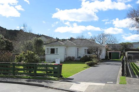 Photo of property in 32 Faulke Avenue, Wainuiomata, Lower Hutt, 5014