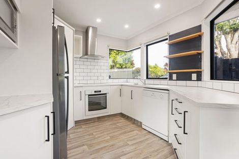 Photo of property in 51 Sunnyhills Avenue, Glenview, Hamilton, 3206