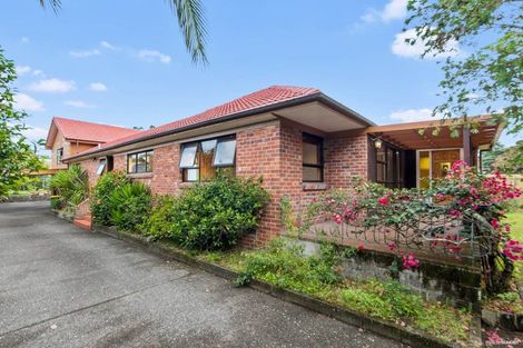 Photo of property in 22 Godley Road, Green Bay, Auckland, 0604