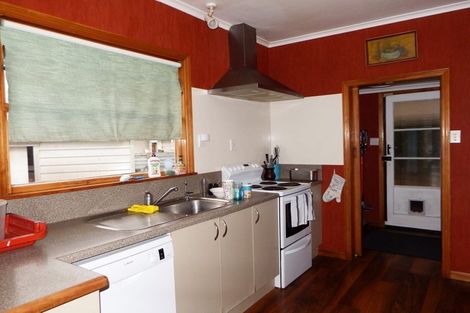 Photo of property in 2 Gloucester Street, Takaro, Palmerston North, 4412