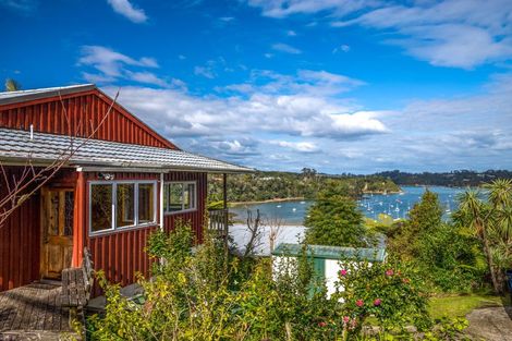 Photo of property in 18 Brind Road, Russell, 0202