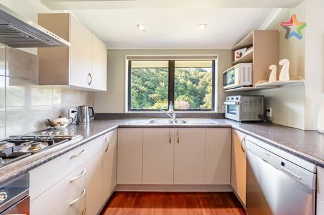 Photo of property in 138 Tirohanga Road, Tirohanga, Lower Hutt, 5010