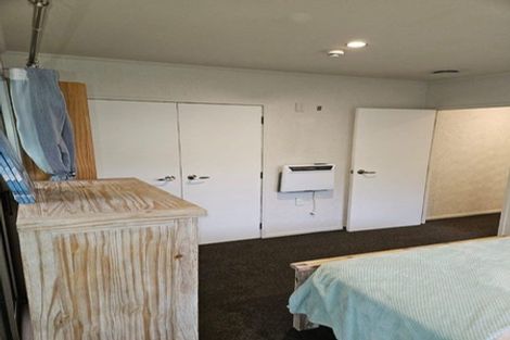 Photo of property in 824 West Coast Road, Oratia, Auckland, 0604