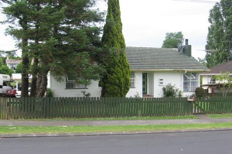 Photo of property in 2 Ennis Avenue, Pakuranga Heights, Auckland, 2010