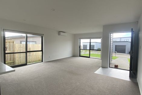 Photo of property in 7 Poutawa Lane, Clarks Beach, 2122