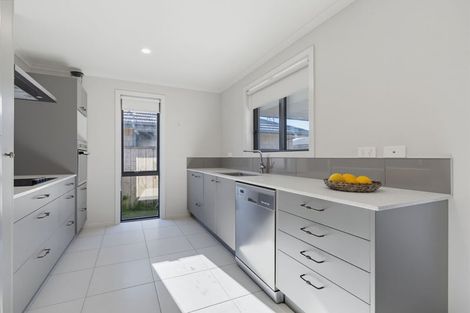 Photo of property in 7 Richardson Road, Omokoroa, 3114