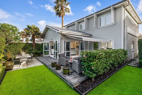 Photo of property in 18 Kensington Drive, Orewa, 0931