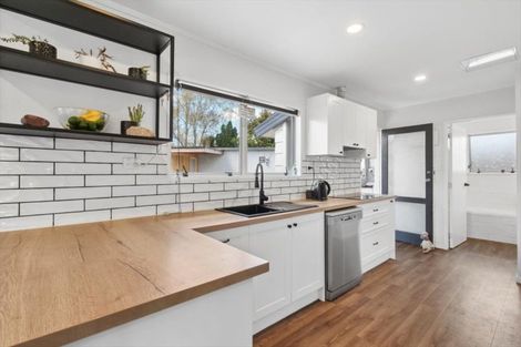 Photo of property in 12 Conifer Place, Te Puke, 3119