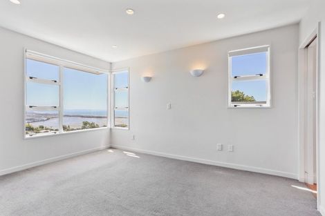 Photo of property in 2/5a Madeley Road, Mount Pleasant, Christchurch, 8081