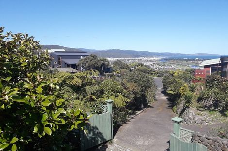 Photo of property in 32 City View Grove, Harbour View, Lower Hutt, 5010