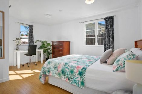 Photo of property in 52 Williams Street, Cambridge, 3434