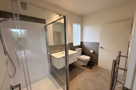 Photo of property in 1 Howden Lane, Golflands, Auckland, 2013