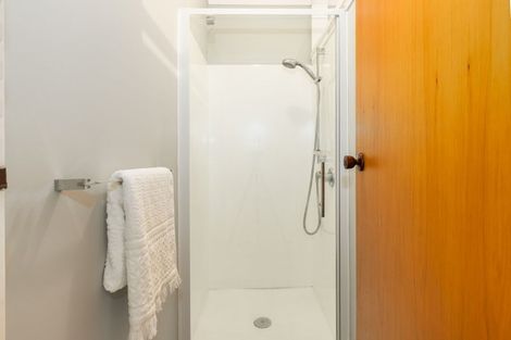 Photo of property in 10 Graham Grove, Waikanae, 5036