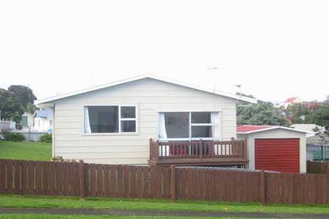 Photo of property in 16 Tahurangi Place, Spotswood, New Plymouth, 4310