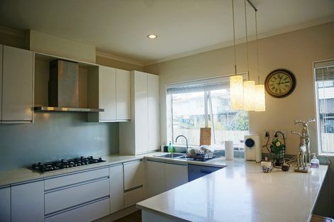 Photo of property in 27a Normanton Street, Glenfield, Auckland, 0629