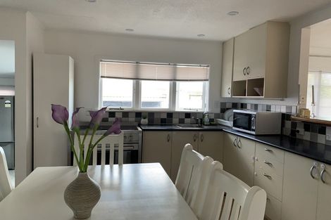 Photo of property in 1/25 Barrys Road, Glendene, Auckland, 0602