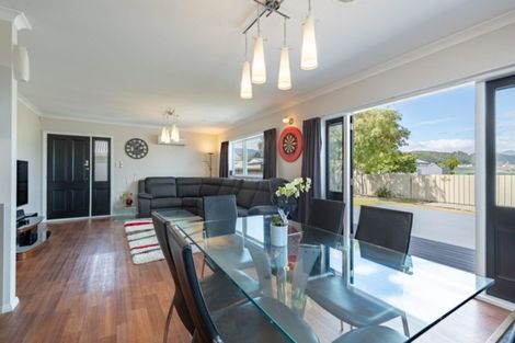 Photo of property in 19 Oxford Crescent, Ebdentown, Upper Hutt, 5018