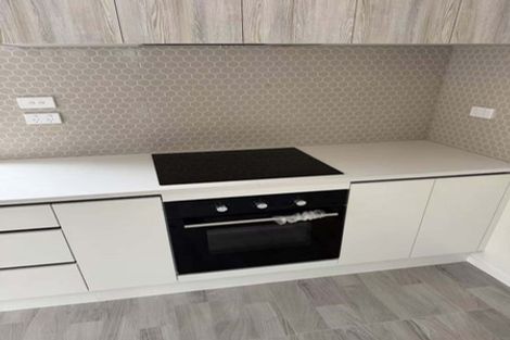 Photo of property in 15 Lowtherhurst Road, Massey, Auckland, 0614