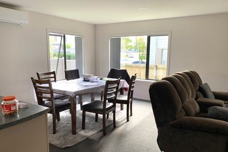 Photo of property in 1/25 Fields Parade, Oteha, Auckland, 0632