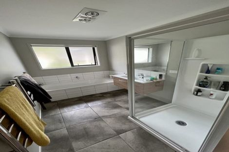 Photo of property in 31 Mooring Close, Whitby, Porirua, 5024