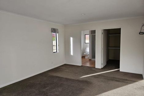 Photo of property in 13 Olive Grove, Havelock North, 4130