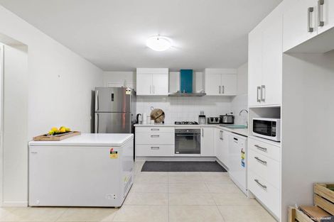 Photo of property in 15a Matata Street, Blockhouse Bay, Auckland, 0600