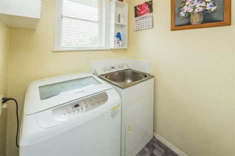 Photo of property in 35 Hadfield Crescent, College Estate, Whanganui, 4500